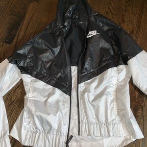✨Nike Windbreaker